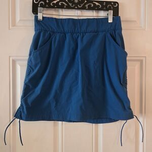 Columbia Women's Omni-Shield Blue Skort Size Medium Skirt Shorts Ruched Stretchy